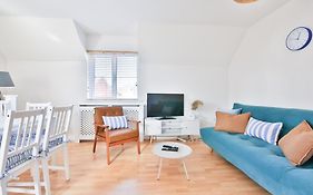 Stayright 2 Bed Beach House With Private Parking- Next To Barry Beach And Jackson Bay