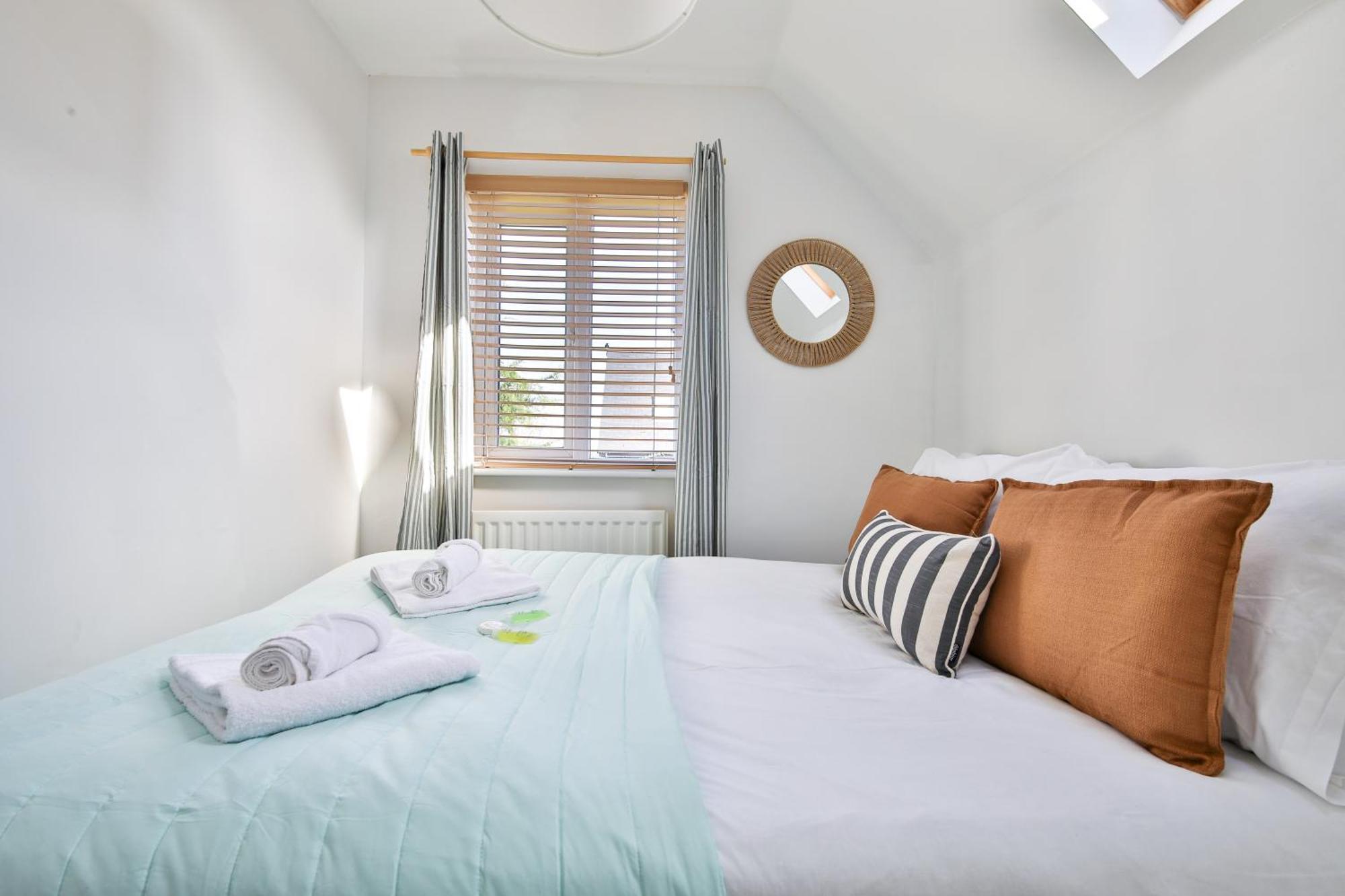 Stayright 2 Bed Beach House With Private Parking- Next To Barry Beach And Jackson Bay Exterior photo