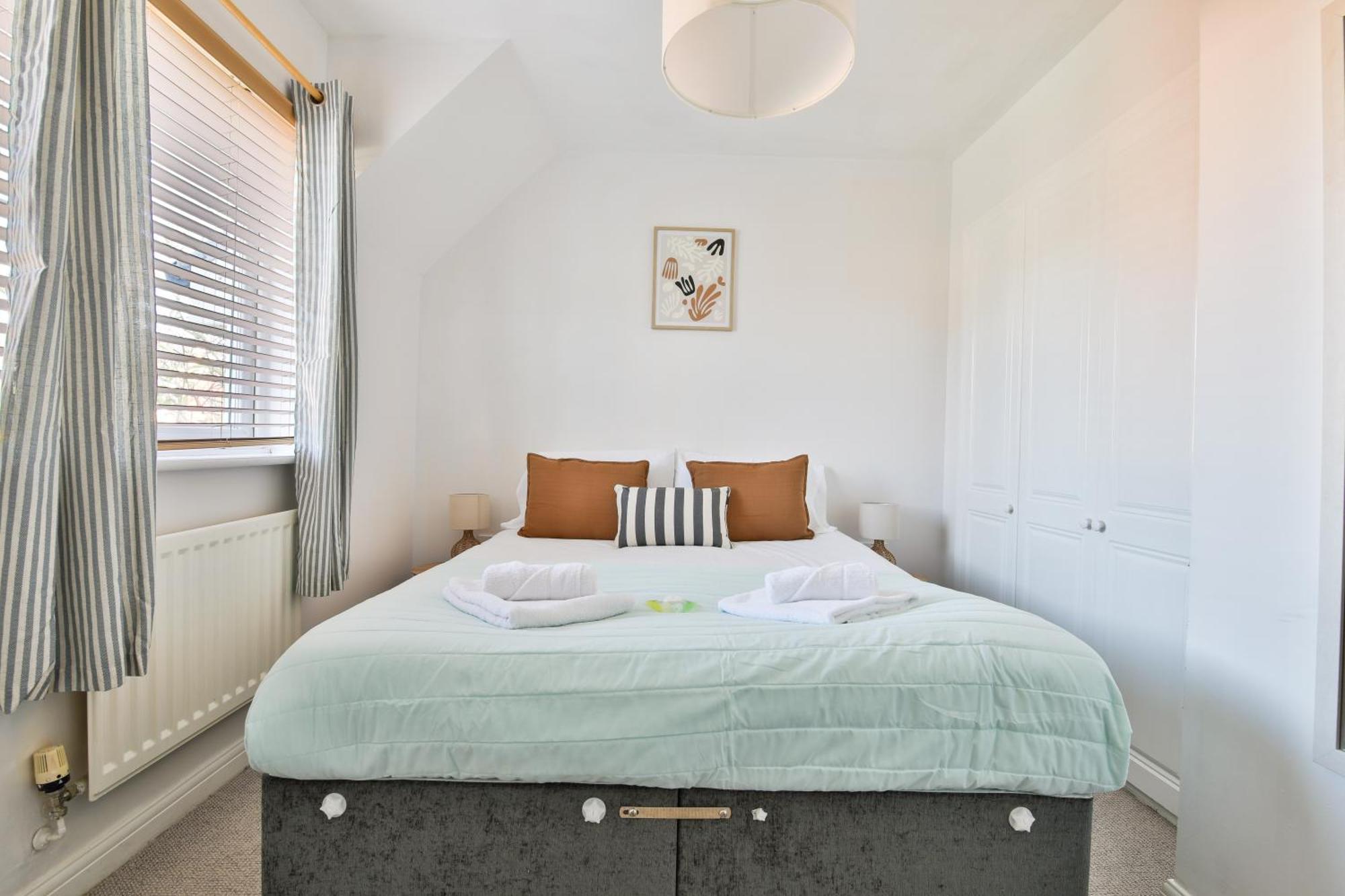 Stayright 2 Bed Beach House With Private Parking- Next To Barry Beach And Jackson Bay Exterior photo