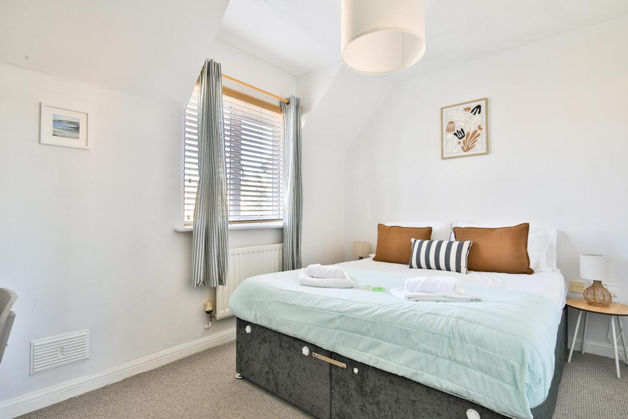 Stayright 2 Bed Beach House With Private Parking- Next To Barry Beach And Jackson Bay Exterior photo