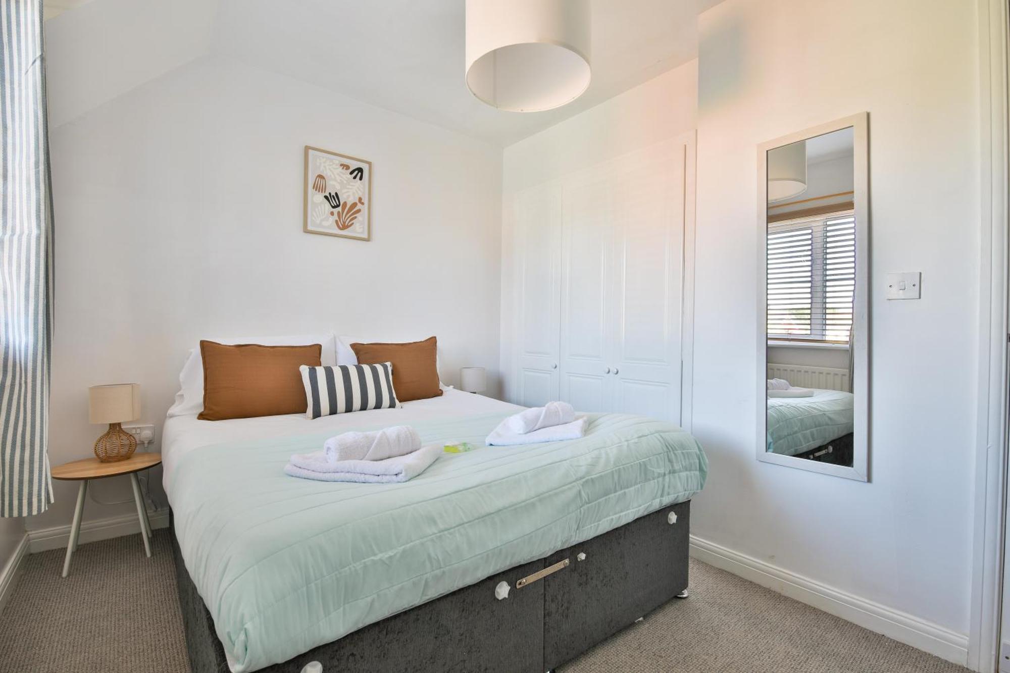 Stayright 2 Bed Beach House With Private Parking- Next To Barry Beach And Jackson Bay Exterior photo