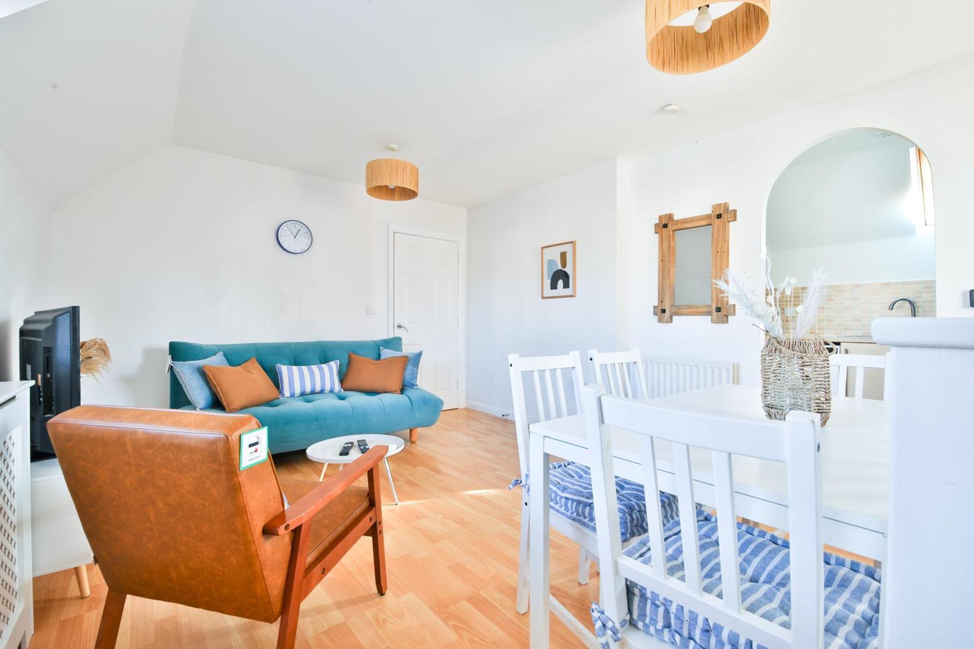 Stayright 2 Bed Beach House With Private Parking- Next To Barry Beach And Jackson Bay Exterior photo