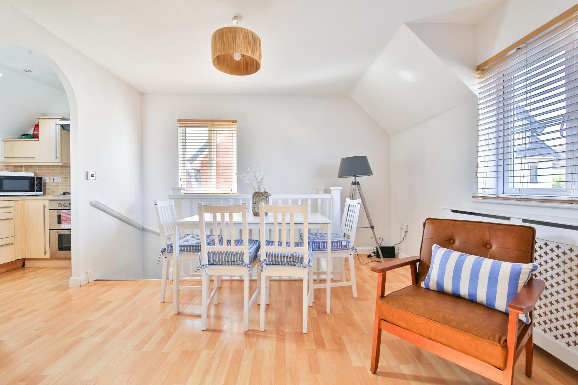 Stayright 2 Bed Beach House With Private Parking- Next To Barry Beach And Jackson Bay Exterior photo